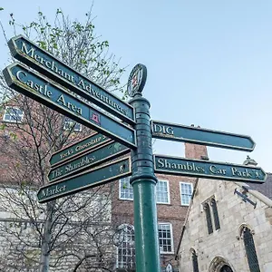 Apartment Luxury Rowntree House Across From The Shambles, York
