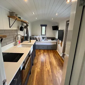 Campsite Luxury Shepherds Hut - The Moorhen By The, York