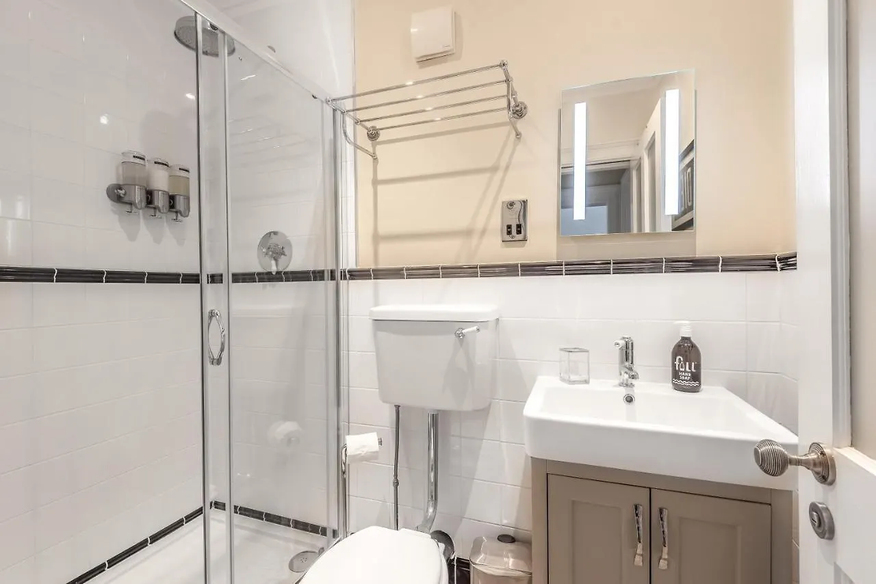 Rowntree One - Stunning Apartment- Grade II Listed -Joseph Rowntree Birthplace York